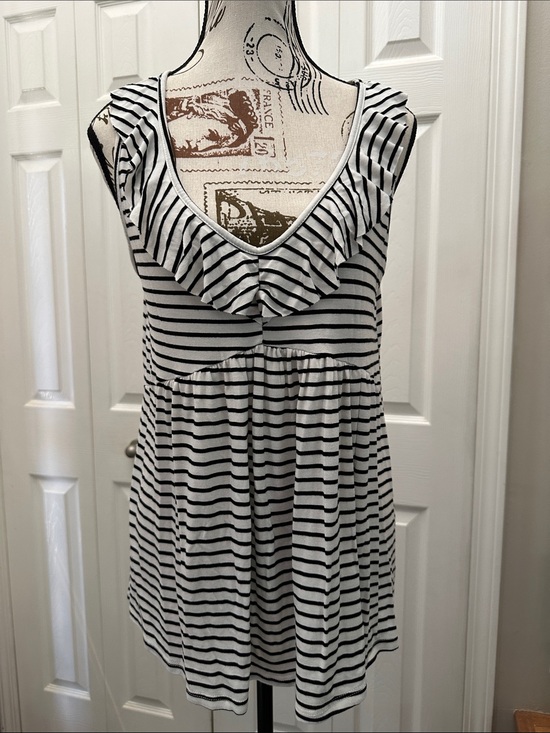 Haptics Tops - Striped Ruffle V-Neck Women’s Top in Black and White